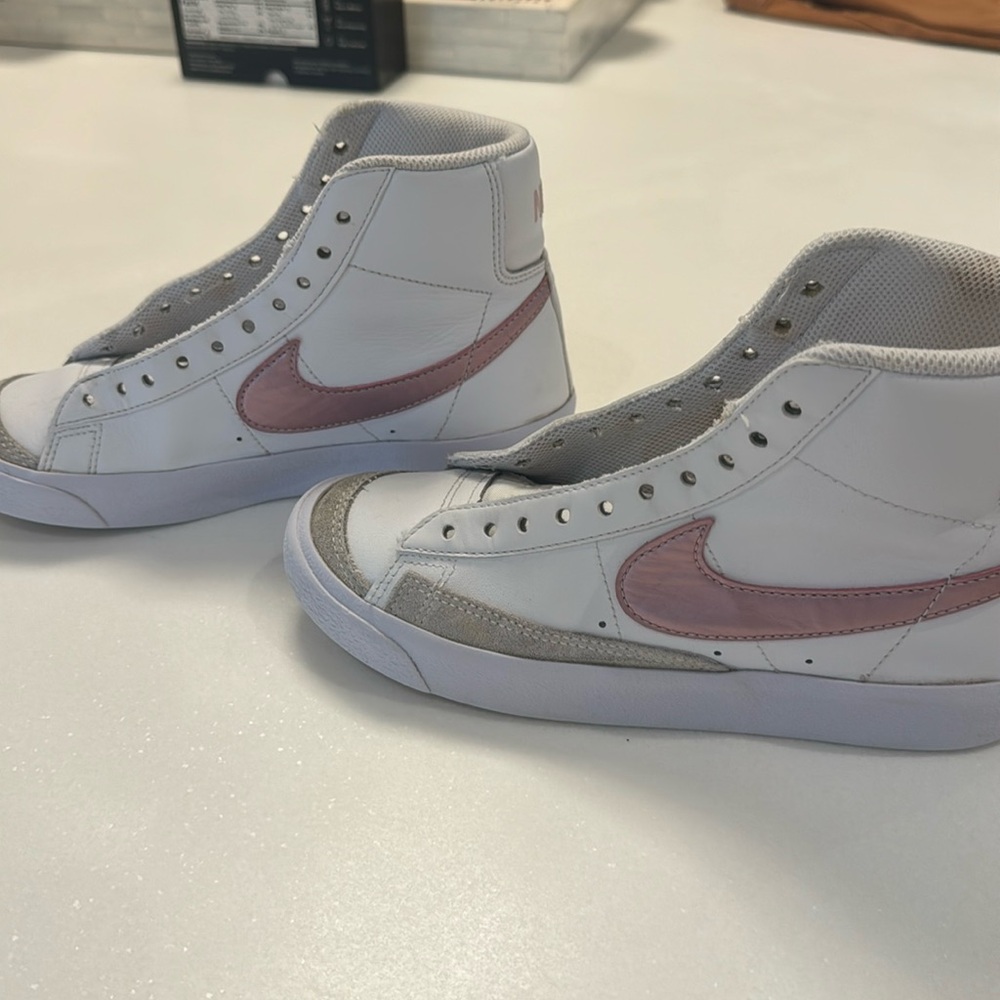 Nike blazers size for pink swoosh